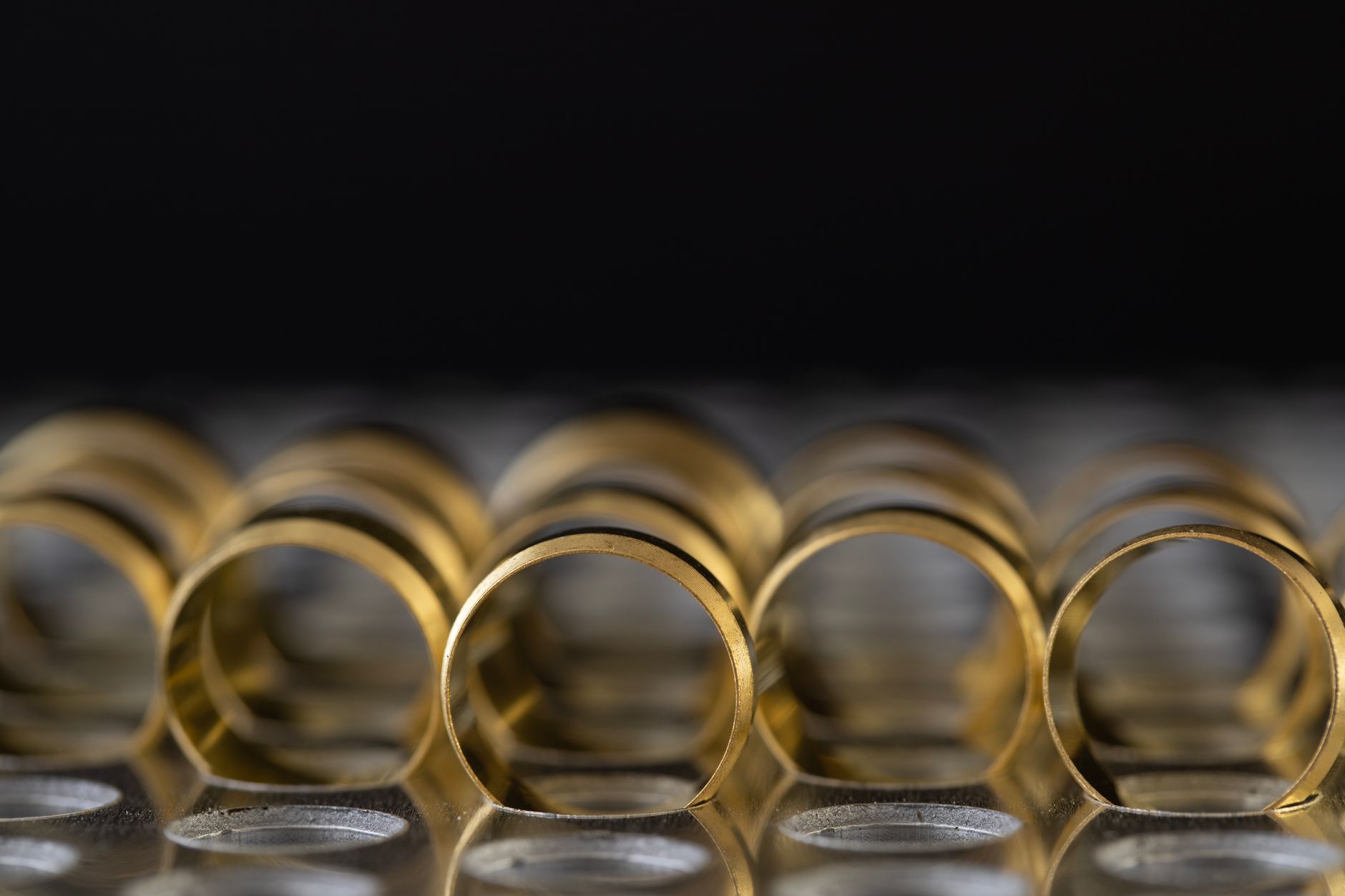 Bijoux en titane alignes