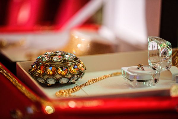 Taxe sur les bijoux : que dit vraiment la loi ?