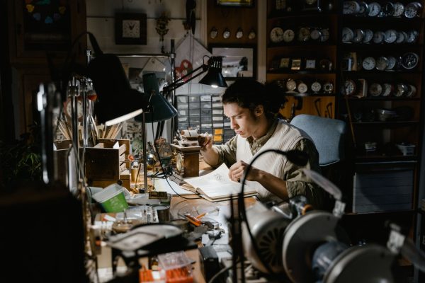 Change la pile de ta montre sans l&rsquo;abîmer