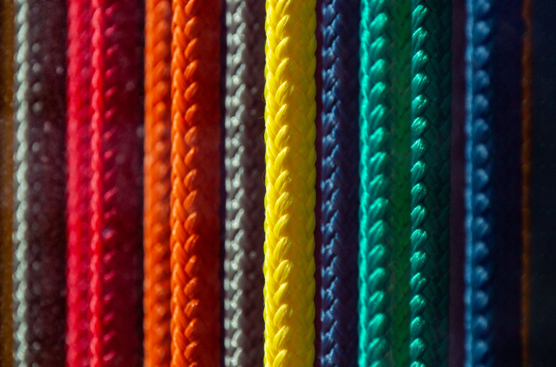 Cordons tressés colorés utilisés pour des bracelets en polyamide