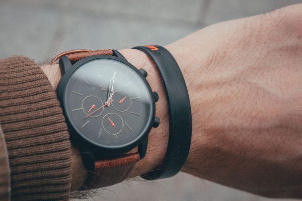 Cuir PU : c’est quoi et que vaut-il sur tes accessoires ?