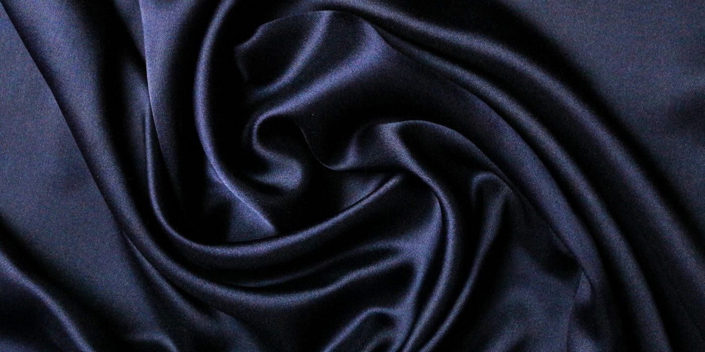 Satin de coton : c’est quoi et que vaut-il en accessoire ?